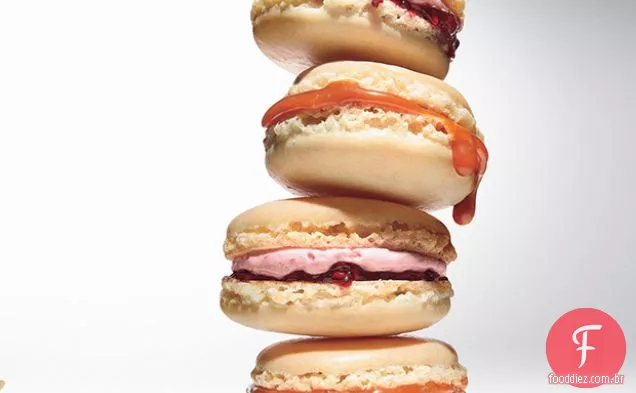 Macaroons franceses com creme de Manteiga De Framboesa-Rosa