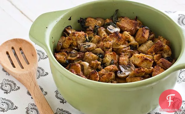 Recheio sem glúten com couve, cebola caramelizada e cogumelos