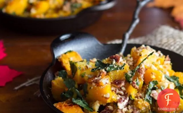 Abóbora Assada Com Couve E Parmesão De Noz-Pecã De Amêndoa