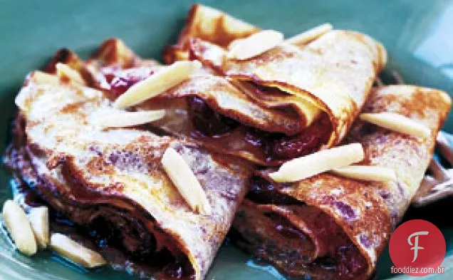 Panquecas de geléia inflamadas com Kirsch