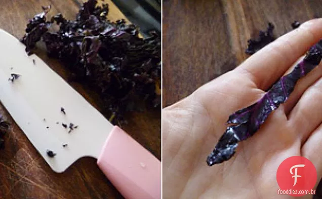 Macarrão De Couve Roxa E Feijão Mungo Com Molho Cremoso De Cebola Miso