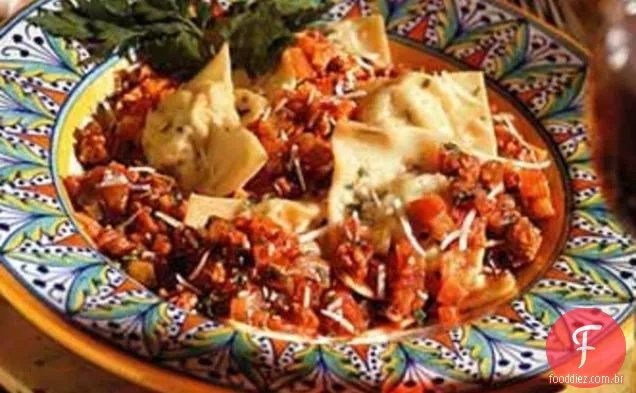 Torrelli de batata e salsicha com Ragù