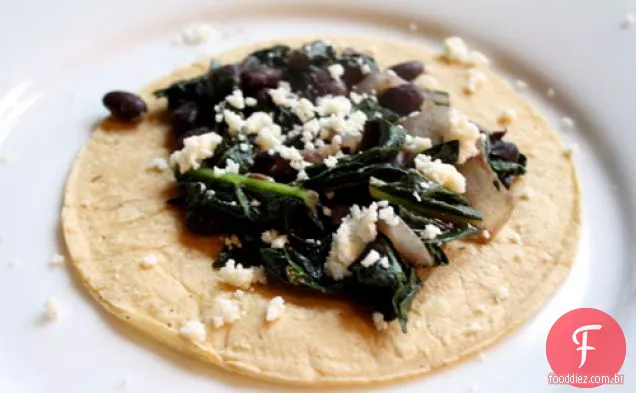 Jantar Esta Noite: Tacos De Feijão Preto E Couve