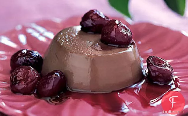 Panna Cotta de Chocolate com cerejas portuárias e balsâmicas
