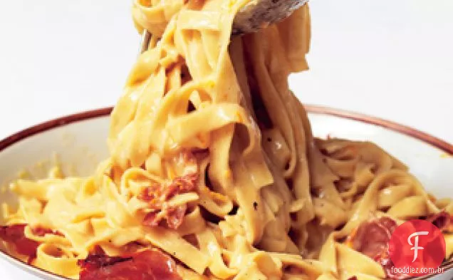 Tagliatelle com Prosciutto e laranja