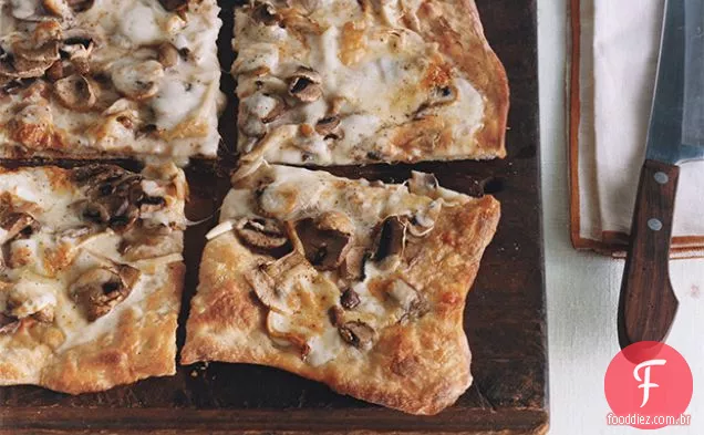 Truffled Taleggio e Mushroom Pizza