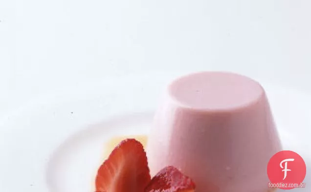 Morango Panna Cotta com compota de morango