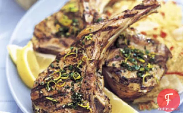 Costeletas De Vitela De Limão E Salsa Grelhadas