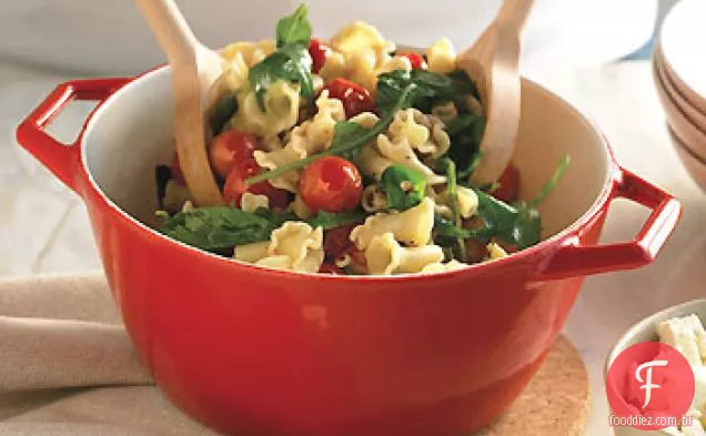 Campanelle com tomate e queijo Feta