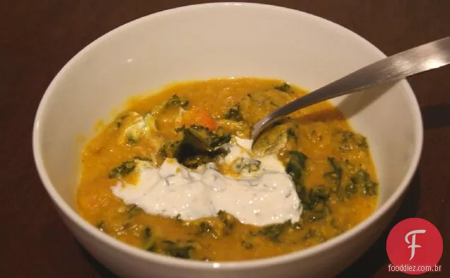 Sopa De Lentilha Com Iogurte De Coentro