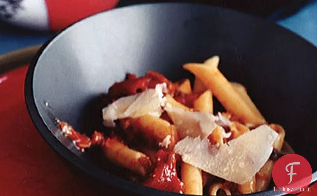 Penne com molho de tomate Prosciutto