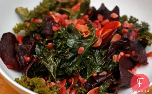 Jantar hoje à noite: salada Farro com couve assada e beterraba