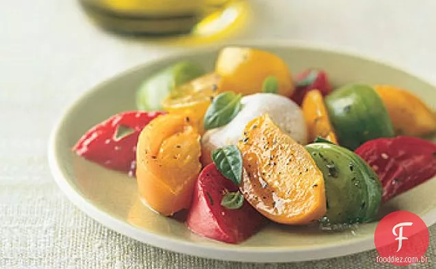 Salada de tomate e queijo Burrata
