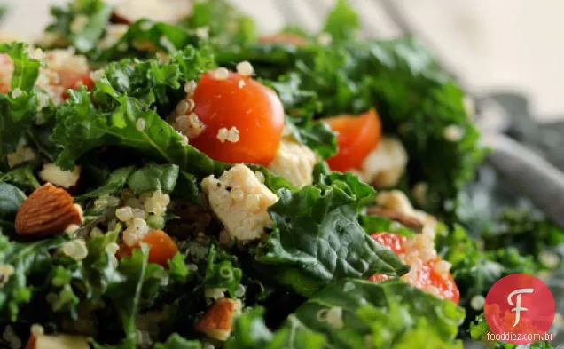 Salada De Couve Com Quinoa E Frango