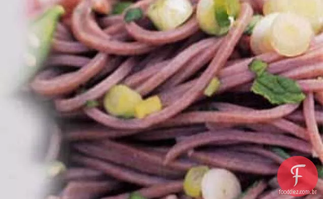 Macarrão Soba de hortelã e cebolinha
