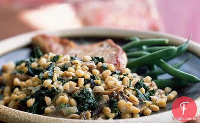 Grano com cogumelos e verduras