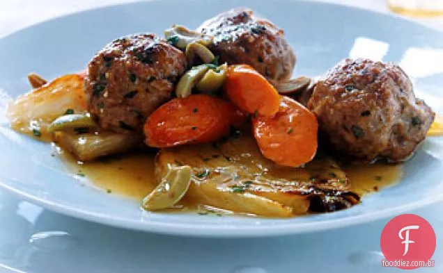 Almôndegas de vitela com legumes refogados