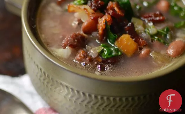 Osso De Presunto, Verduras E Sopa De Feijão