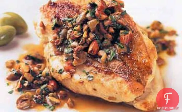 Frango recheado com azeitona com amêndoas