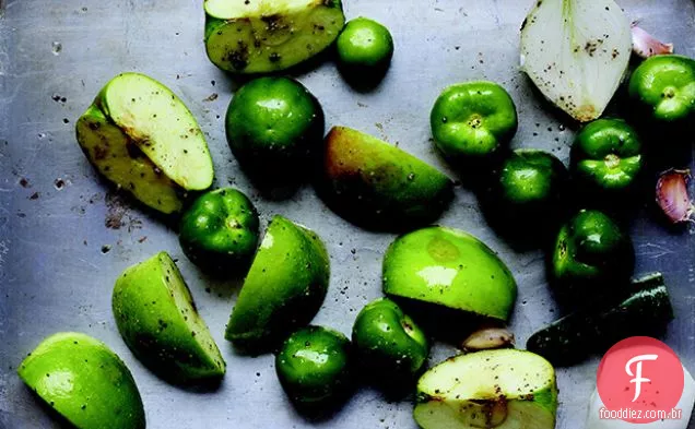 Maçã assada e Salsa Tomatillo