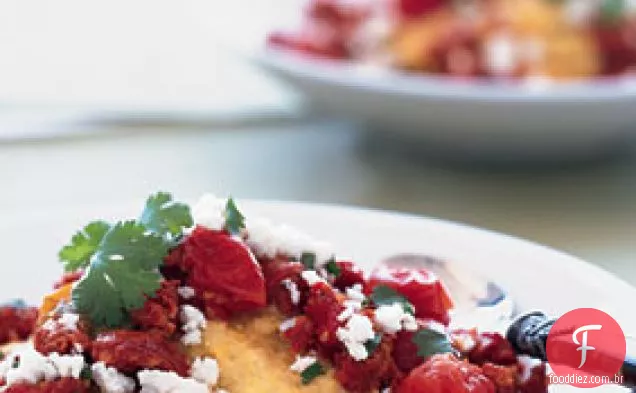 Café da manhã Polenta com chouriço e Queso Fresco