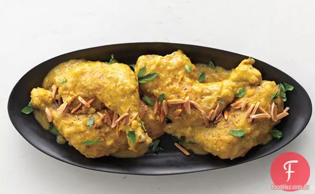 Frango em molho de alho e amêndoa
