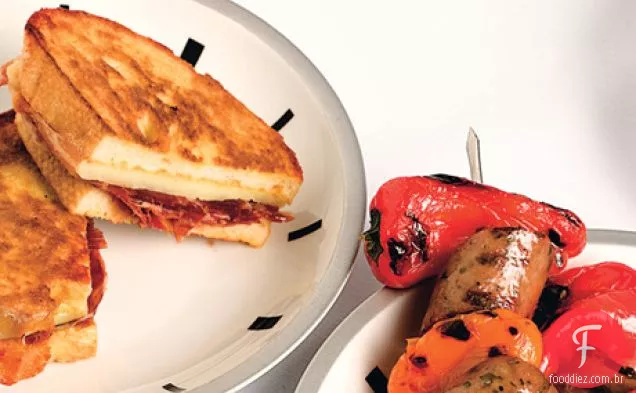 Sanduíches espanhóis de presunto e queijo Monte Cristo