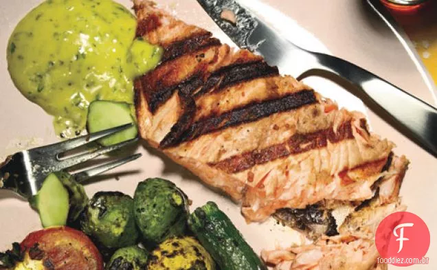 Salmão Grelhado Com Manjericão Aioli
