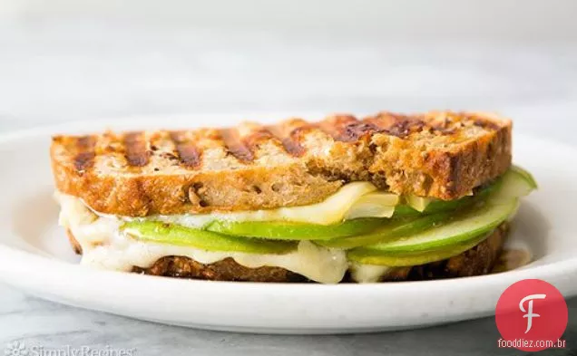 Gruyere, maçã e Figo Jam Panini
