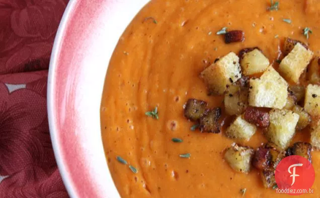 Sopa cremosa de pimenta vermelha assada e couve-flor