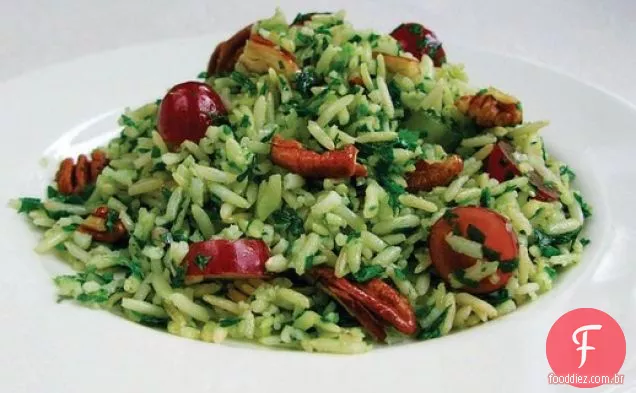 Arroz verde de Mollie Katzen com uvas e nozes