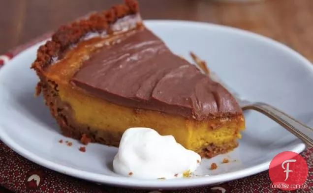 Torta de chocolate com leite de abóbora com crosta de gengibre