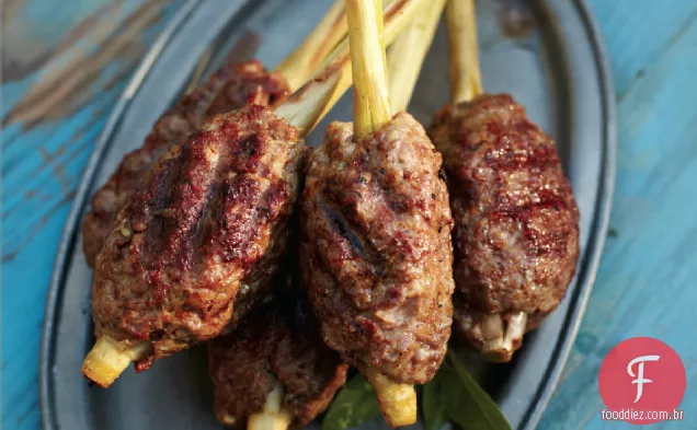 Rissóis De Linguiça De Pato E Capim-Limão