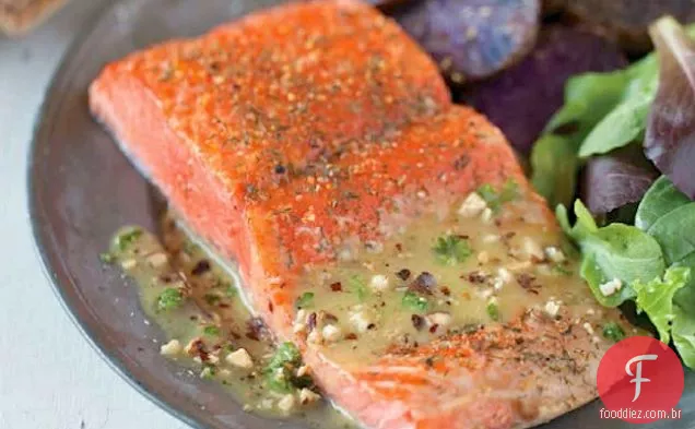 Salmão Sockeye Com Vinagrete De Avelã