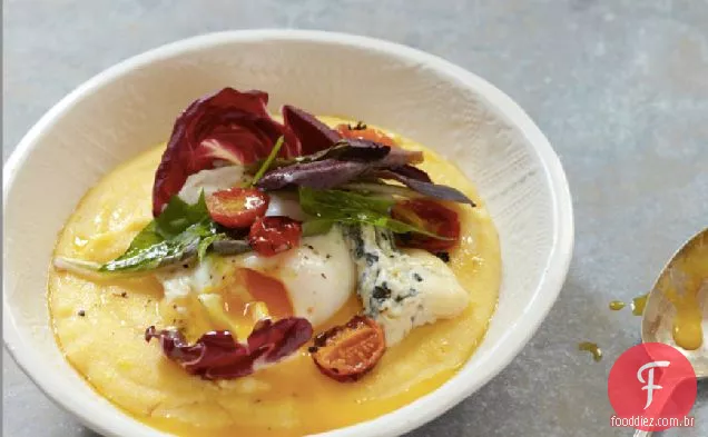 Polenta Com Salada De Inverno, Ovo Escalfado E Receita De Queijo Azul