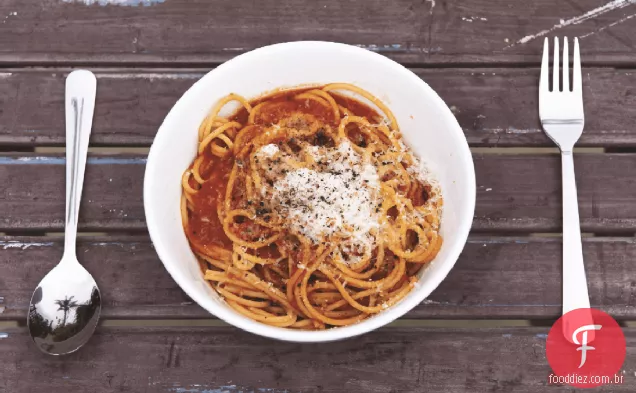 A Receita De Espaguete De US $4 Que Tem Um Sabor Quase Tão Bom Quanto A Receita De Espaguete De US $24