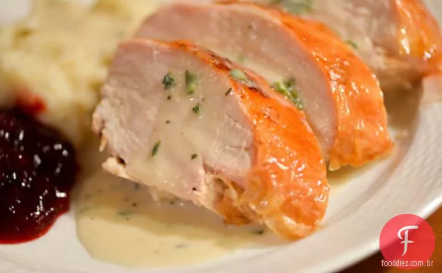 Molho rico e cremoso com ervas frescas
