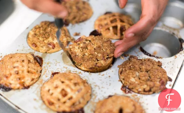 Pera Cranberry Crumble Mini Pies