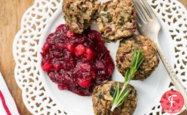 Bolas de noz de cogumelo lentilha com molho de Cranberry-Pêra