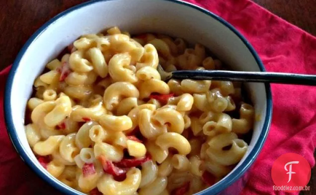 Fogão Cheddar Mac e queijo com pimentas Peppadew