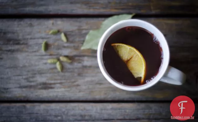 Inebriante e aromático: vinho quente para as férias