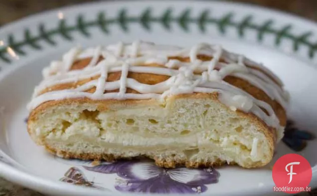 Bolo De Café Cheio De Cream Cheese