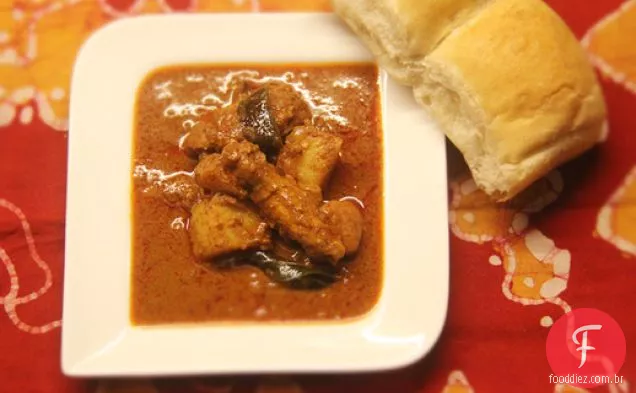 Frango Ao Estilo Kerala (Curry Nadan Khozi)