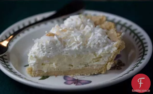 Torta De Creme De Coco Feita Com Metade E Metade