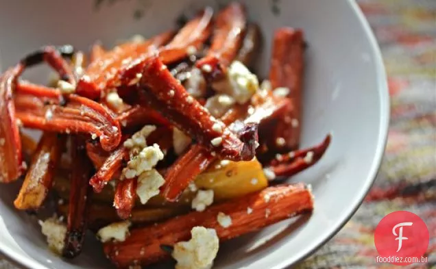 Salada Carbonizada De Cenoura Assada No Forno Com Queijo Feta
