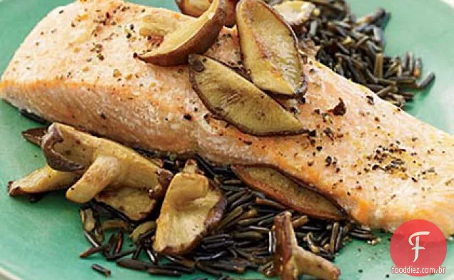 Salmão com Shiitake e molho de Vinho Tinto