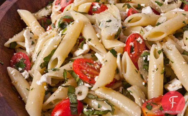 Salada de macarrão frio com alcachofras para bebês (pinninos kin Iscarzofa)