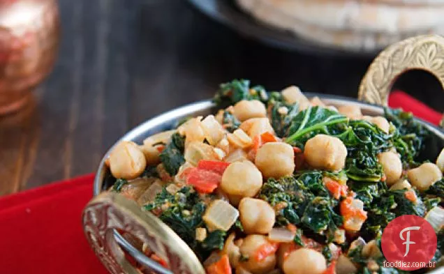 Grão-de-bico com curry e couve