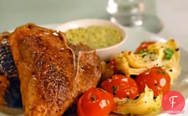 Costeletas De Cordeiro Com Molho De Pistache E Refogue Vegetal