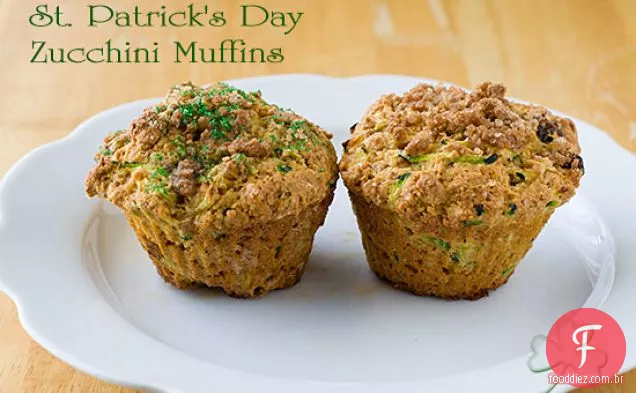 Muffins de abobrinha com cobertura de migalhas de canela